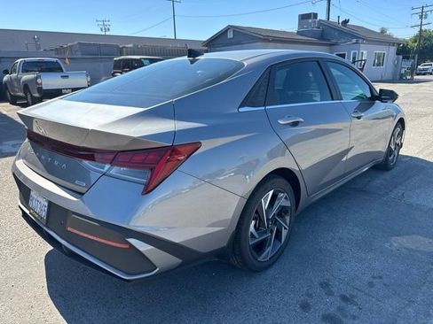 Used 2024 Hyundai Elantra Limited FWD image 5