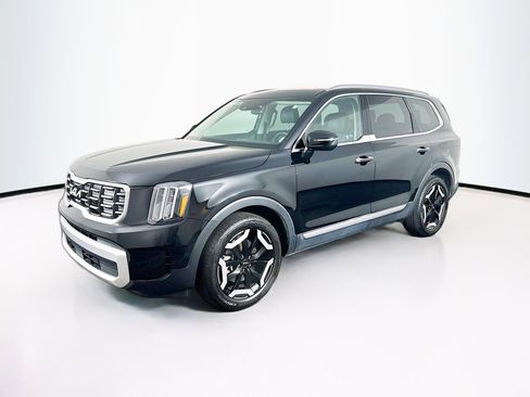 Used 2025 Kia Telluride S image 3