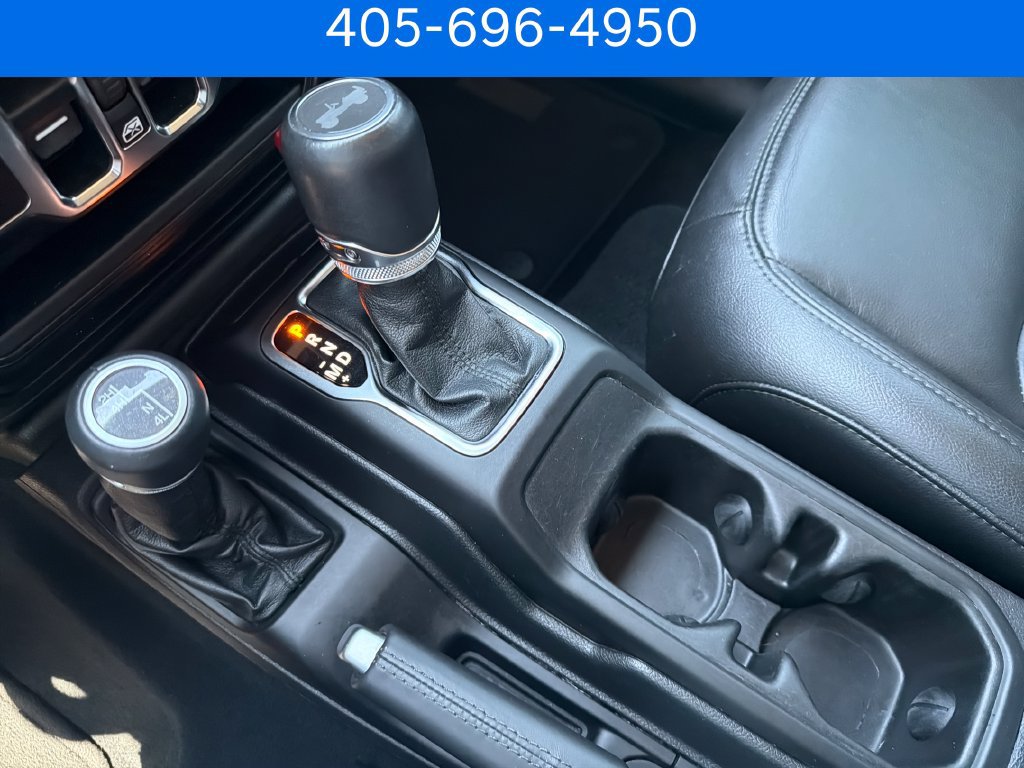 Used 2022 Jeep Wrangler Unlimited Sahara AWD/4WD image 31