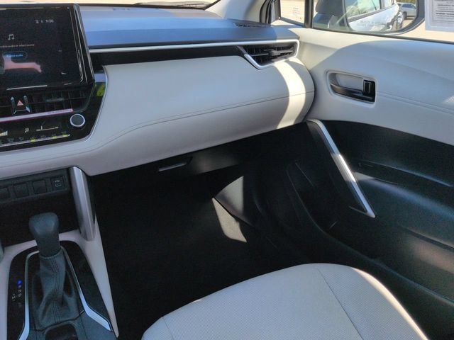 Certified 2025 Toyota Corolla Cross L FWD image 17