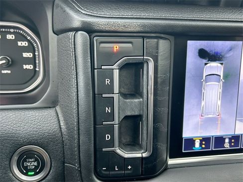 Used 2021 GMC Yukon XL Denali w/ Denali Premium Package image 15