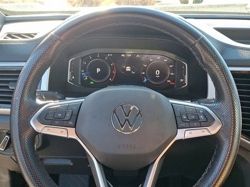 Used 2022 Volkswagen Atlas Cross Sport SEL Premium R-Line image 21