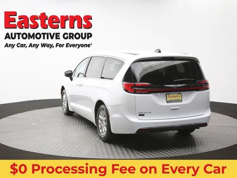 Used 2024 Chrysler Pacifica Touring-L FWD image 67