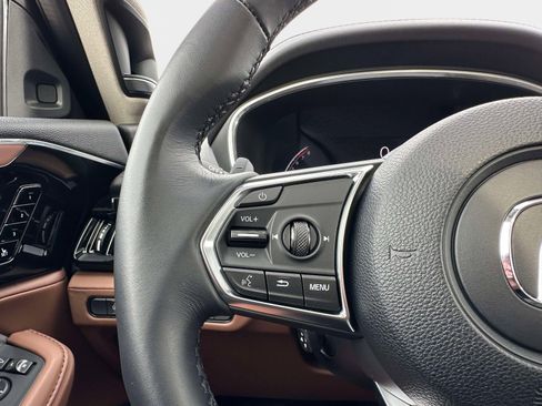 Used 2025 Acura MDX SH-AWD w/ Technology Package image 27