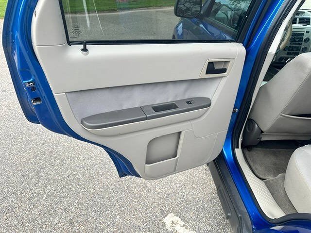 Used 2012 Ford Escape XLT FWD image 20