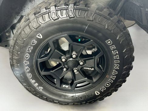 Used 2023 Jeep Wrangler Unlimited w/ 8.4" Radio Group image 11