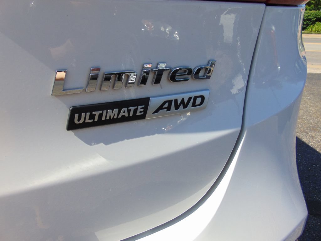 Used 2017 Hyundai Santa Fe Limited AWD/4WD image 38