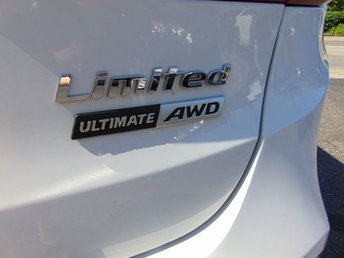 Used 2017 Hyundai Santa Fe Limited AWD/4WD image 38
