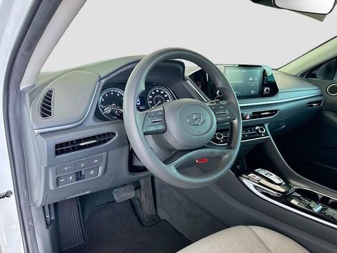 Used 2022 Hyundai Sonata SE FWD image 9