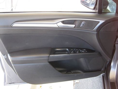 Used 2013 Ford Fusion SE image 10