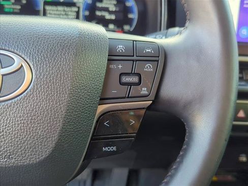 Used 2025 Toyota Camry XLE FWD image 14