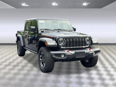 Used 2025 Jeep Gladiator Rubicon w/ Technology Group AWD/4WD image 7