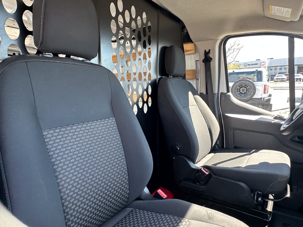 Used 2025 Ford Transit 250 Low Roof w/ Exterior Upgrade Package RWD image 17