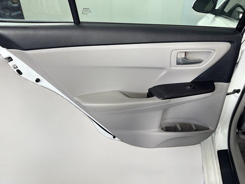 Used 2016 Toyota Camry LE image 25