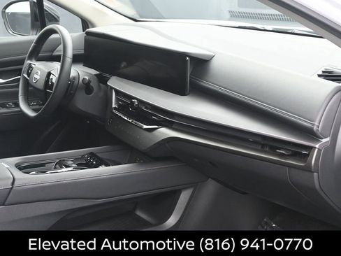Certified 2025 Nissan Murano SV FWD image 6