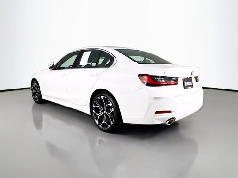 Used 2025 BMW 330i Sedan w/ Premium Package image 5