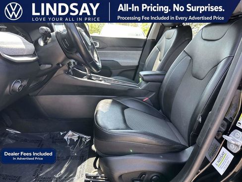 Used 2022 Jeep Compass Latitude w/ Convenience Group AWD/4WD image 11