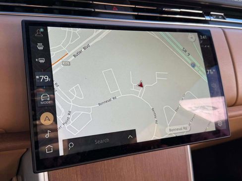 Used 2024 Land Rover Range Rover SE image 35