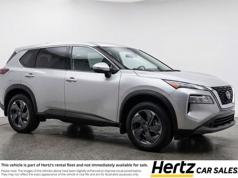 Used 2025 Nissan Rogue SV image 1