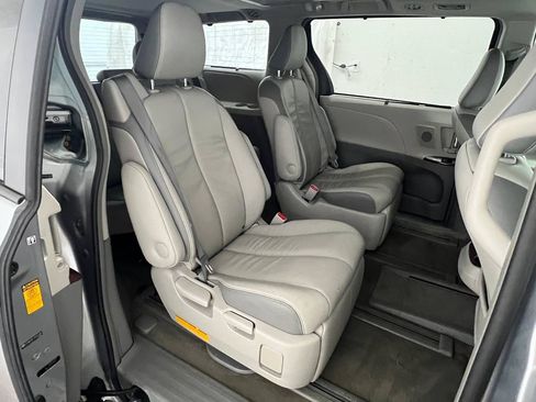 Used 2013 Toyota Sienna Limited w/ Premium Pkg AWD/4WD image 13