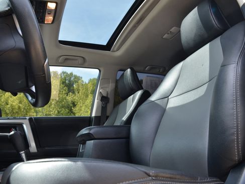 Used 2021 Toyota 4Runner SR5 Premium w/ Moonroof Package AWD/4WD image 31
