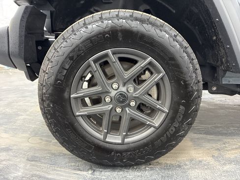 Used 2025 Jeep Wrangler Sport AWD/4WD image 22
