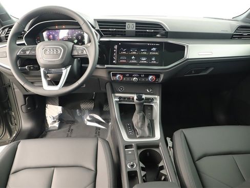 New 2025 Audi Q3 2.0T Premium image 18
