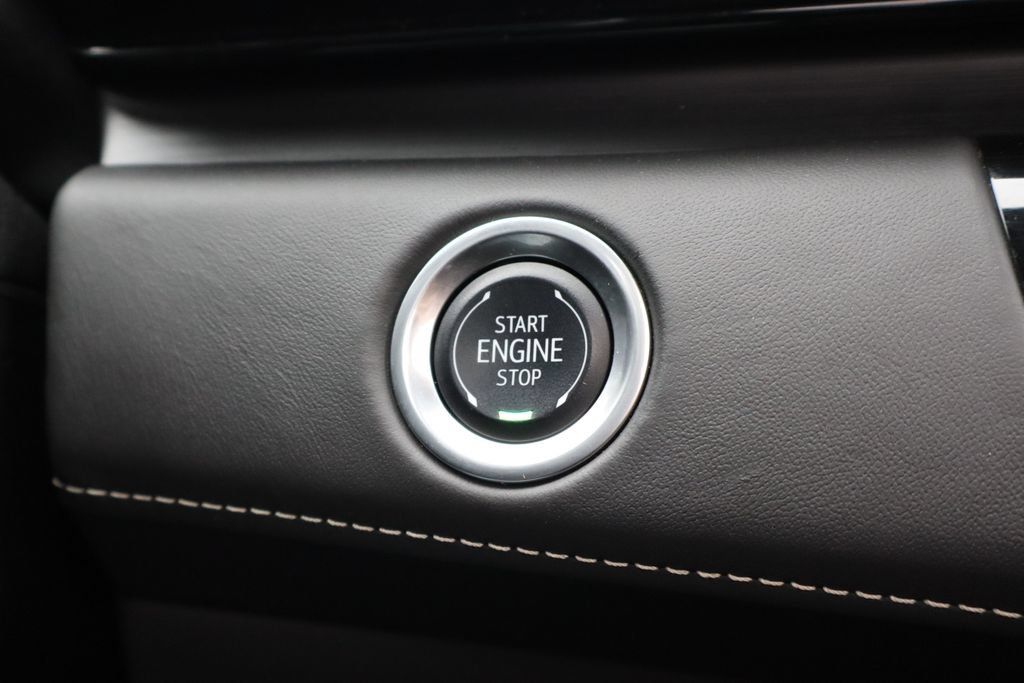 Used 2024 Cadillac Escalade ESV V AWD/4WD image 16
