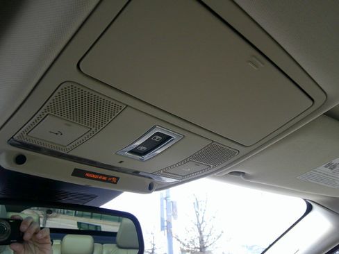 Used 2018 Land Rover Range Rover Evoque SE Premium image 79