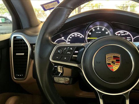Used 2022 Porsche Cayenne E-Hybrid AWD/4WD image 62