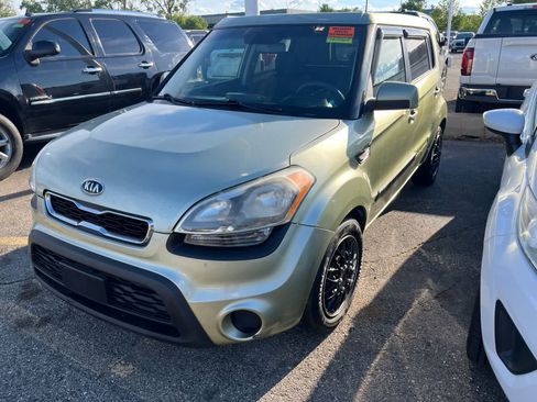Used 2012 Kia Soul FWD image 1