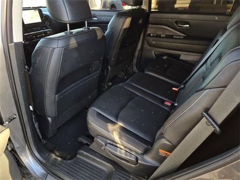 Certified 2023 Nissan Pathfinder SL w/ Lighting Package (N92) image 25