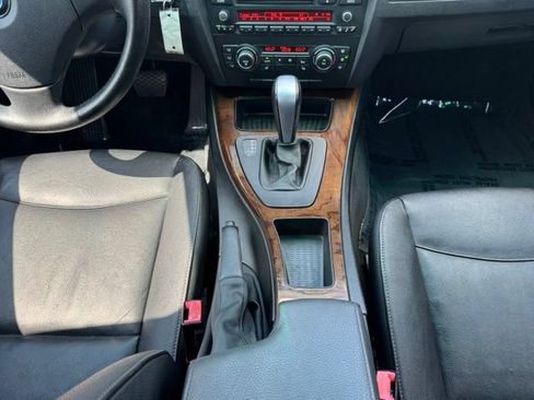 Used 2011 BMW 328i xDrive Sedan AWD/4WD image 21