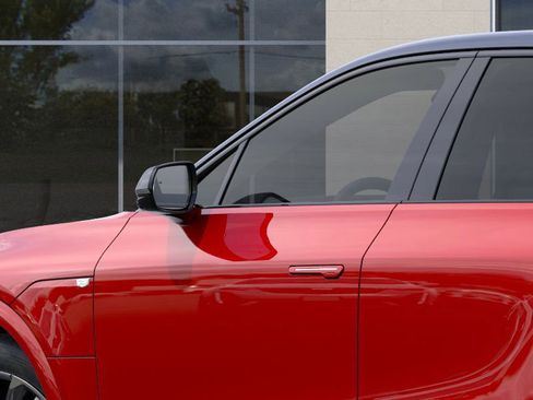 New 2026 Cadillac Lyriq V image 14