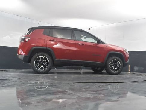 New 2026 Jeep Compass Trailhawk w/ Sun, Sound & Navigation Group AWD/4WD image 49
