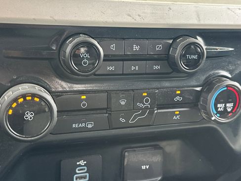 Used 2023 Ford F250 XLT AWD/4WD image 19