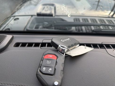 Certified 2022 Jeep Wrangler Unlimited Sahara image 28