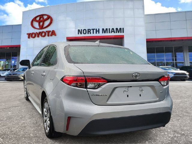 Used 2025 Toyota Corolla LE FWD image 3