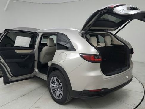 Used 2025 MAZDA CX-90 3.3 Turbo w/ Preferred Package AWD/4WD image 11