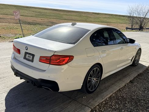 Used 2017 BMW 530i w/ M Sport Package image 10