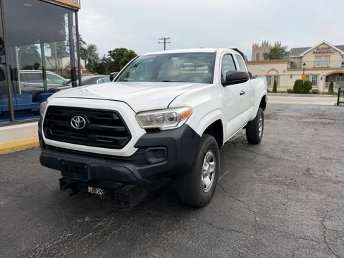 Used 2016 Toyota Tacoma SR AWD/4WD image 4
