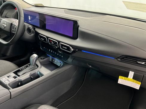New 2026 Nissan Sentra SV w/ SV Convenience Package FWD image 23