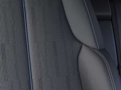 Used 2027 Cadillac Lyriq Luxury w/ LPO, Floor Liner Package AWD/4WD image 21
