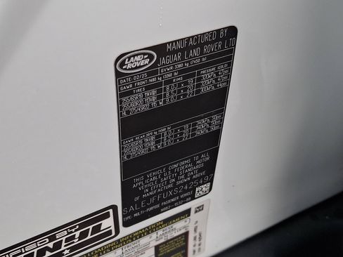 Used 2025 Land Rover Defender 130 S image 26