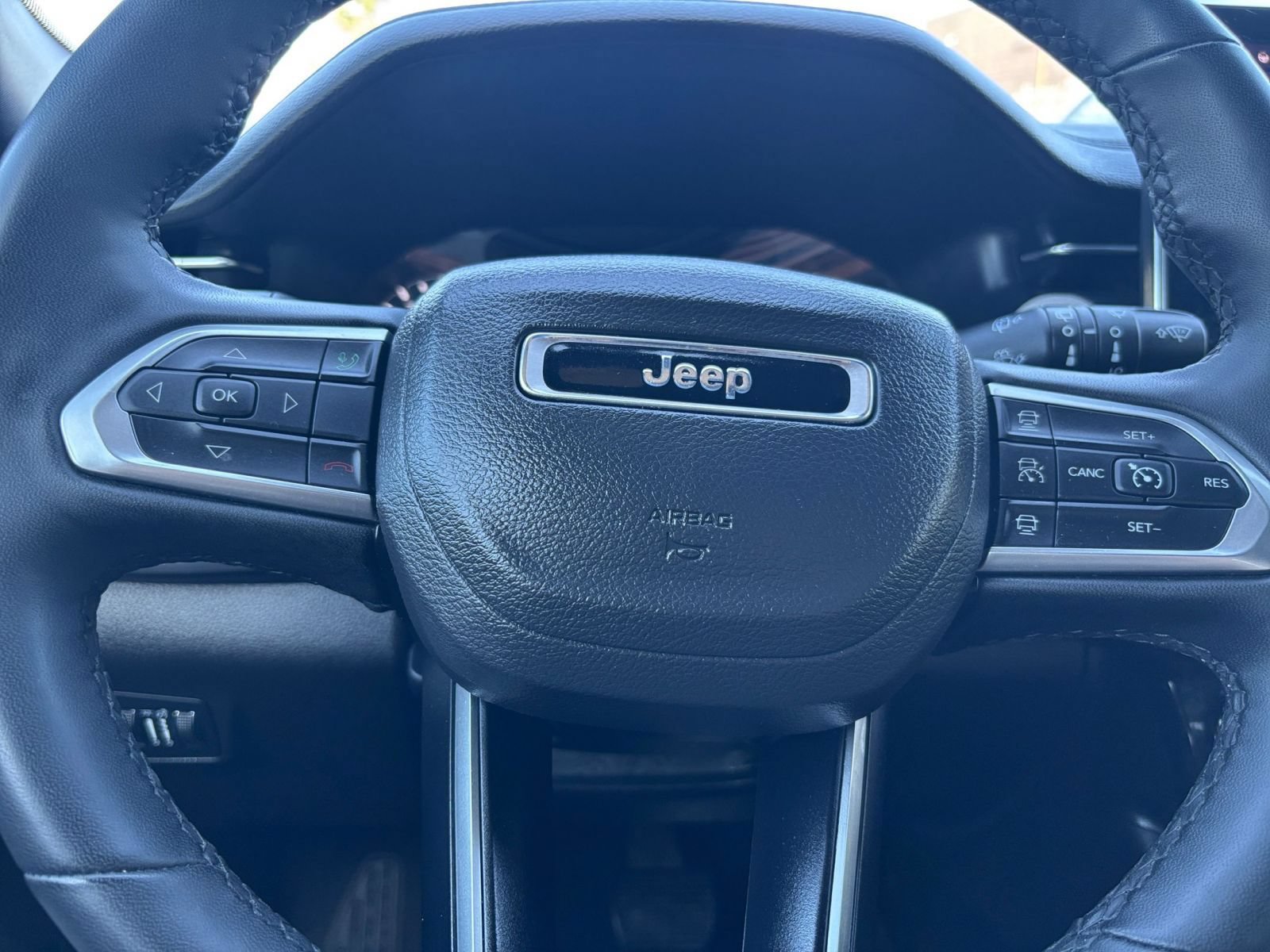 Used 2025 Jeep Compass Limited AWD/4WD image 28