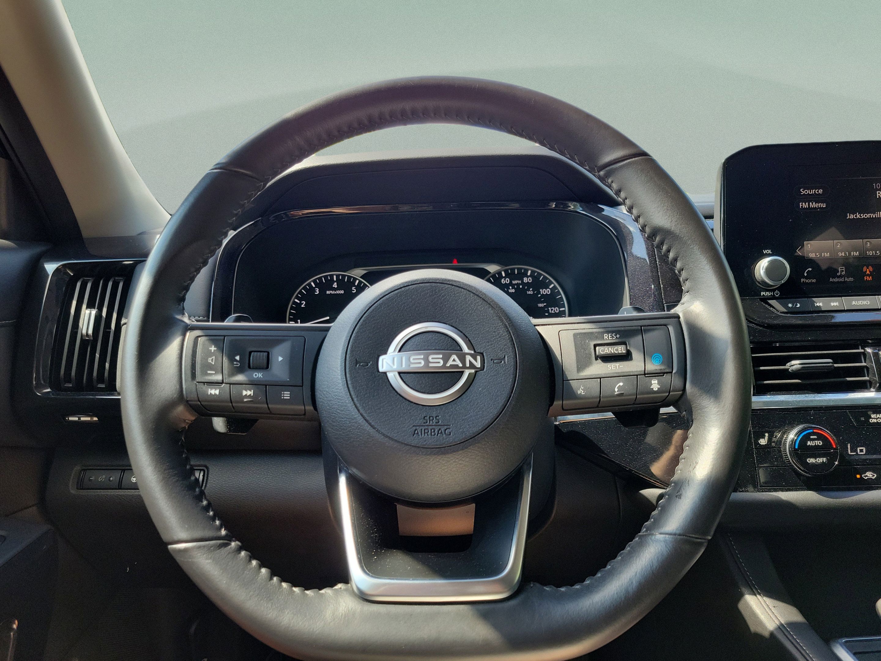 Certified 2024 Nissan Pathfinder SV FWD image 17