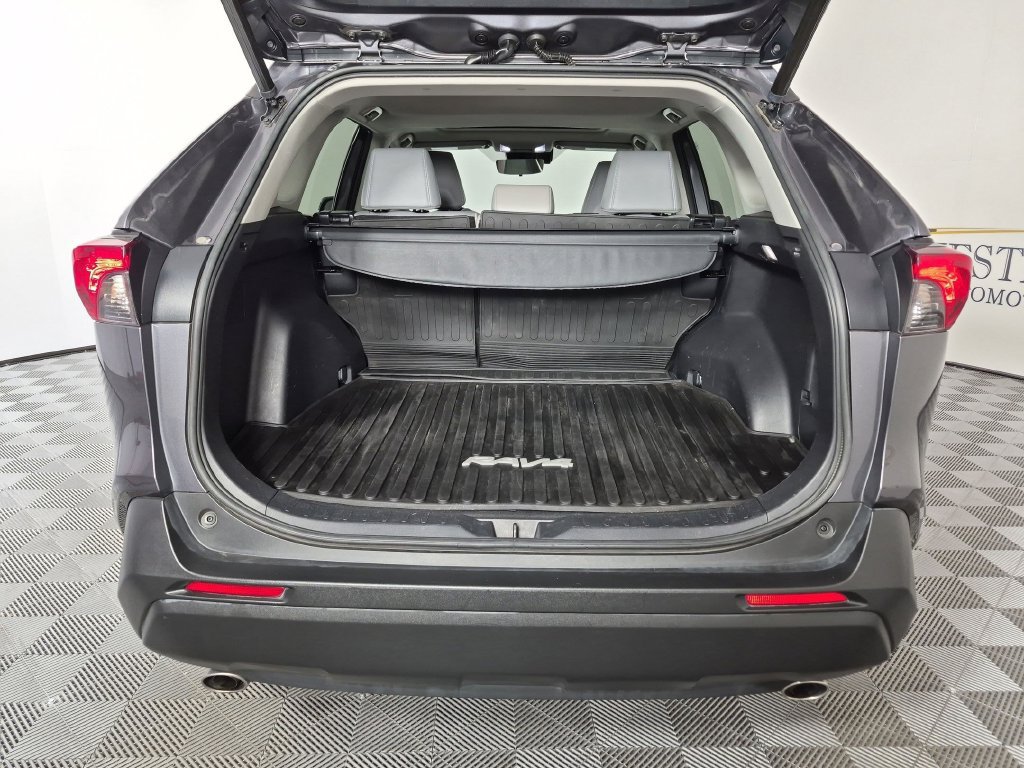 Used 2022 Toyota RAV4 XLE Premium FWD image 33