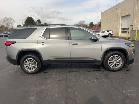 Used 2023 Chevrolet Traverse LT FWD image 5