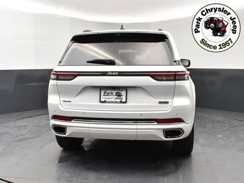 Used 2023 Jeep Grand Cherokee Overland w/ Luxury Tech Group IV AWD/4WD image 5