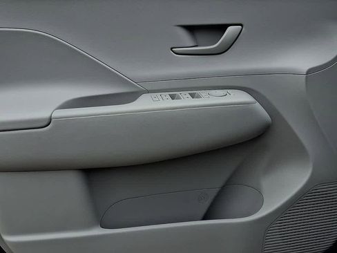 Certified 2025 Hyundai Kona SEL AWD/4WD image 11